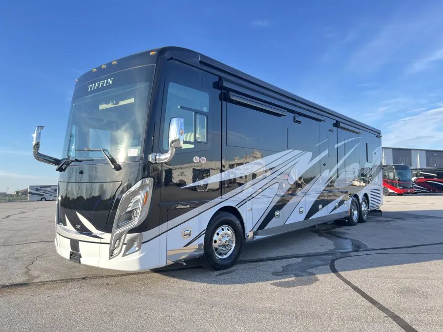 2026 Tiffin Zephyr 45FZ Class A motorhome